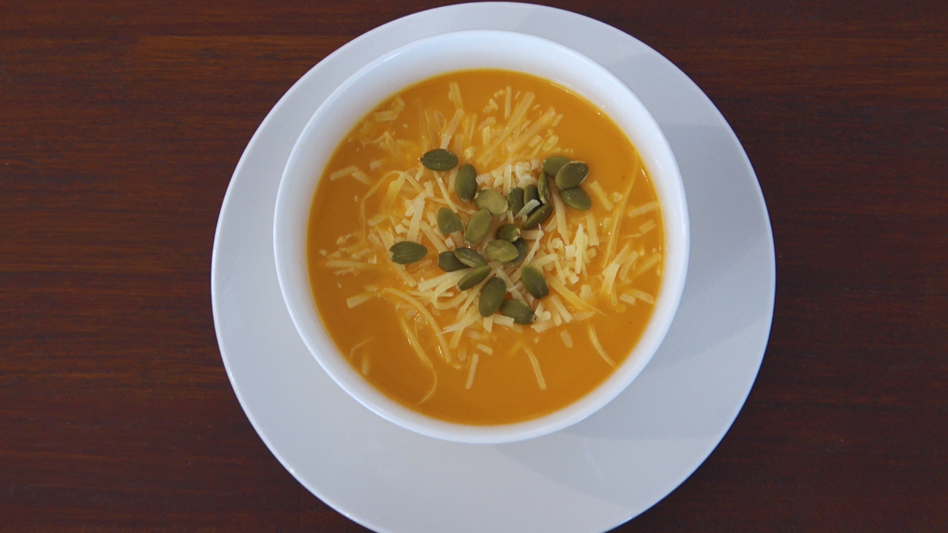 Calor en taza : Sopa de zanahoria y puerro con toque de jengibre para el invierno